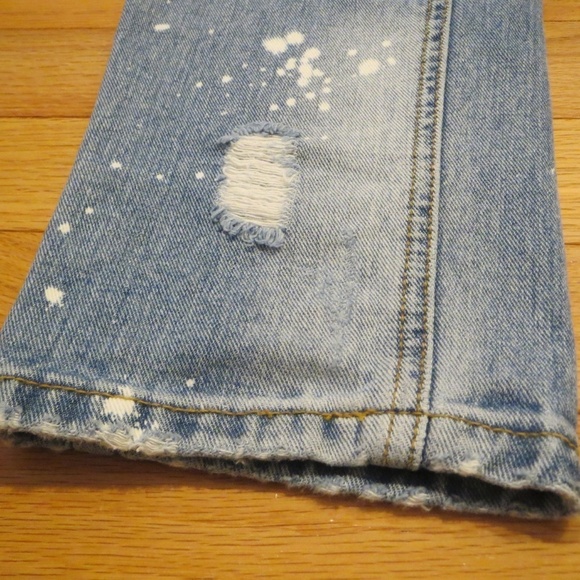 New Forever 21 Men Distressed Bleach Blue Jeans - Picture 3 of 7